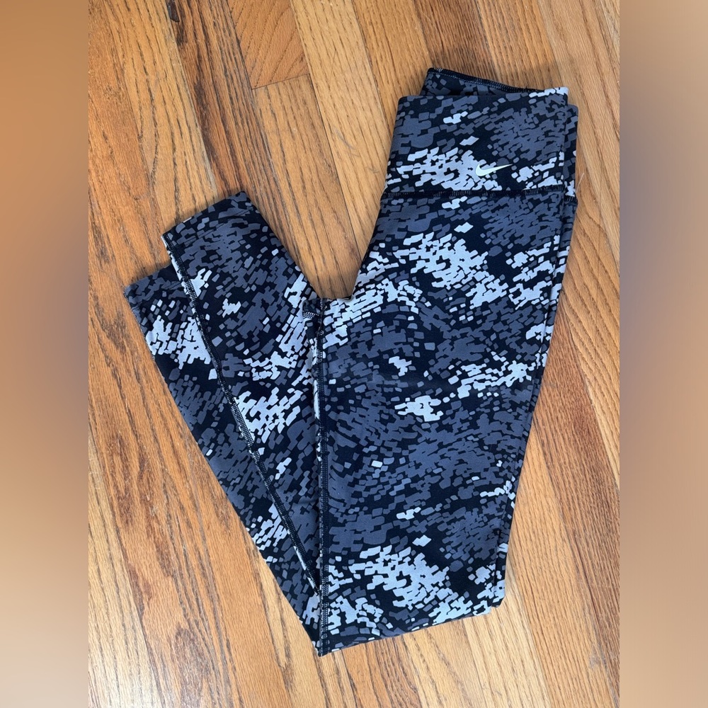 NIKE Dri-Fit High Waisted Leggings - XS - Black White Grey